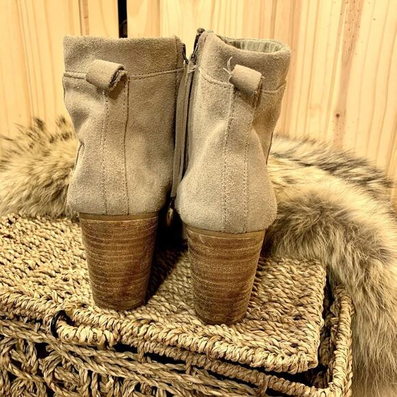 Toms Lunata Heeled Ankle Boots 8.5 Taupe Suede Tassled Booties Boho Neutral Tan - Picture 8 of 11